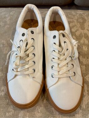 New Republic Canvas Sneakers w/ Gum Sole